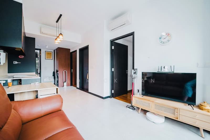 Bukit 828, 828 Upper Bukit Timah Road, 2 Bedrooms, 624 sqft, Condominium For Sale, by Keldrick Tan, 500213035 - Living Room Picture 1 - PropertyGuru.com.sg