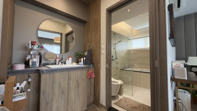 Less than 5 Mins to Great World | 4 Bedder | Designer House, , 4 Bedrooms, 2,906 sqft, Condominium For Sale, by Goh Jiawen, 500213037 - Bathroom - PropertyGuru.com.sg