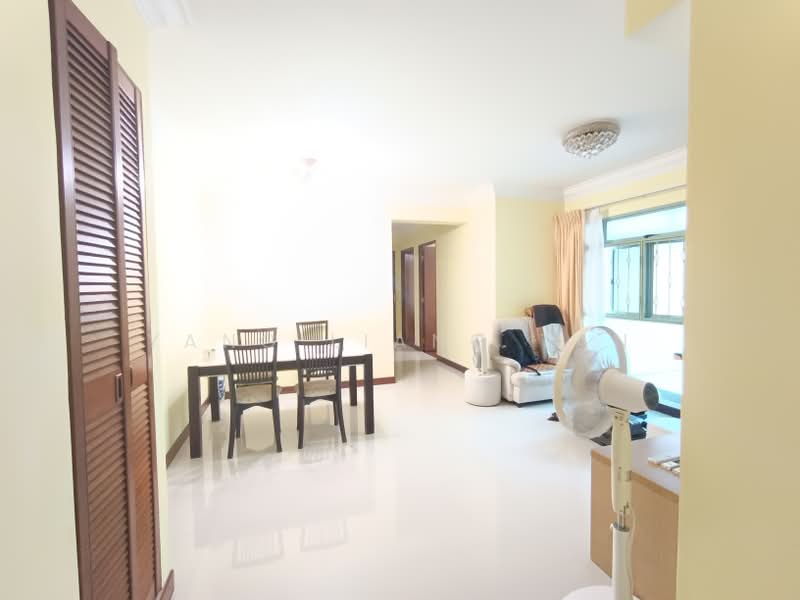 642B Punggol Drive, 642B Punggol Drive, 3 Bedrooms, 980 sqft, HDB Flat For Sale, by Yang Liang Tan, 500213048 - Living Room - PropertyGuru.com.sg