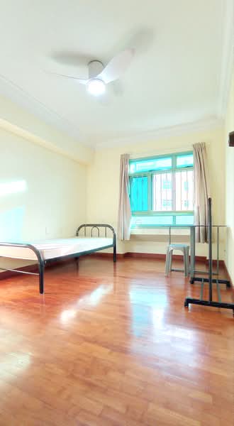 642B Punggol Drive, 642B Punggol Drive, 3 Bedrooms, 980 sqft, HDB Flat For Sale, by Yang Liang Tan, 500213048 - Bedroom - PropertyGuru.com.sg