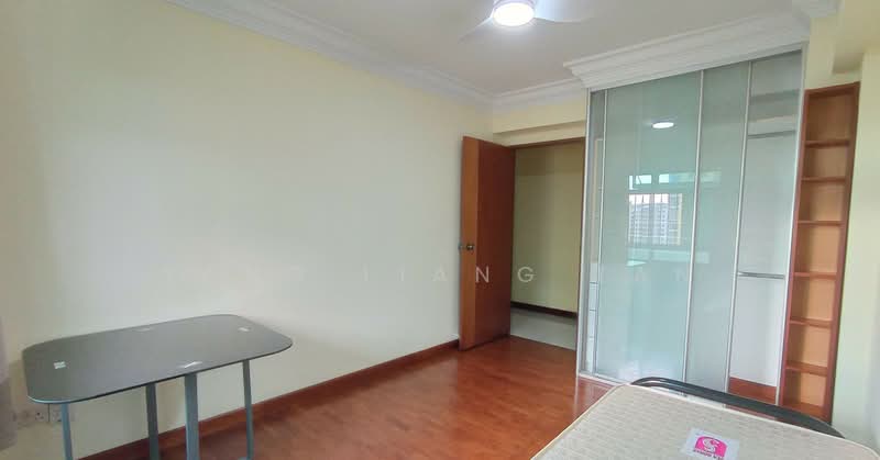 642B Punggol Drive, 642B Punggol Drive, 3 Bedrooms, 980 sqft, HDB Flat For Sale, by Yang Liang Tan, 500213048 - Bedroom - PropertyGuru.com.sg
