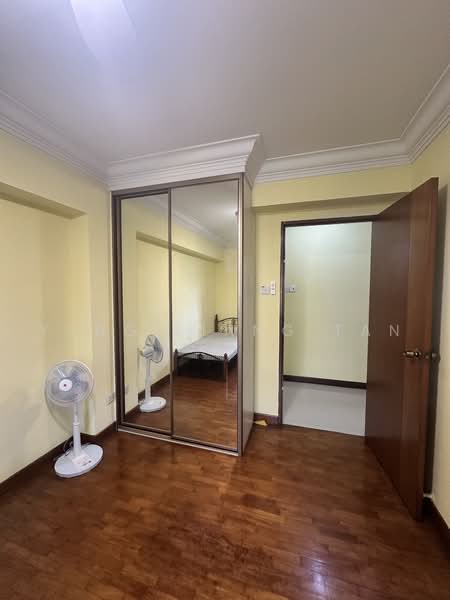 642B Punggol Drive, 642B Punggol Drive, 3 Bedrooms, 980 sqft, HDB Flat For Sale, by Yang Liang Tan, 500213048 - Bedroom - PropertyGuru.com.sg