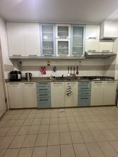 642B Punggol Drive, 642B Punggol Drive, 3 Bedrooms, 980 sqft, HDB Flat For Sale, by Yang Liang Tan, 500213048 - Kitchen - PropertyGuru.com.sg