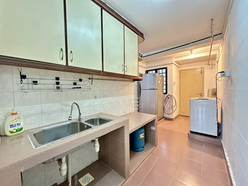 39 Circuit Road, 39 Circuit Road, 2 Bedrooms, 592 sqft, HDB Flat For Sale, by Lisa Wong, 500213059 - Kitchen - PropertyGuru.com.sg