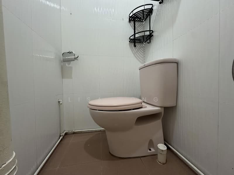 39 Circuit Road, 39 Circuit Road, 2 Bedrooms, 592 sqft, HDB Flat For Sale, by Lisa Wong, 500213059 - Bathroom - PropertyGuru.com.sg