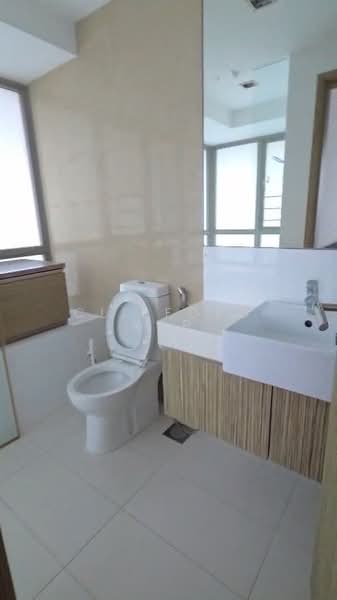 2 stops to Novena Medical Hub, Secret 8 stops to One North, , Room Rental, 250 sqft, Condominium For Rent, by Clifford Yap, 500213065 - Bathroom - PropertyGuru.com.sg