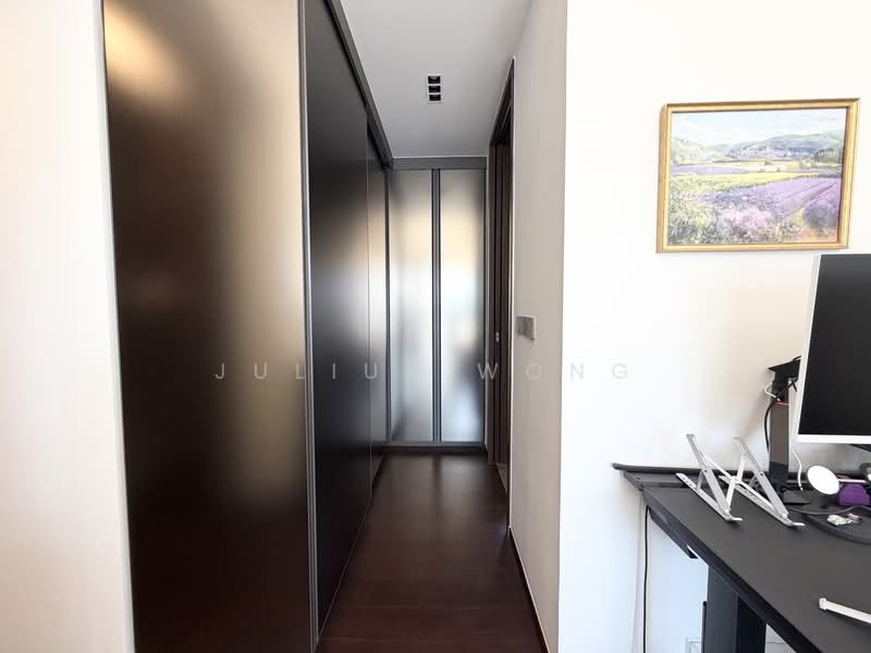 Leedon Green, 32 Leedon Heights, 4 Bedrooms, 1,496 sqft, Condominium For Sale, by Julius Wong, 500213068 - Walk-in Wardrobe - PropertyGuru.com.sg