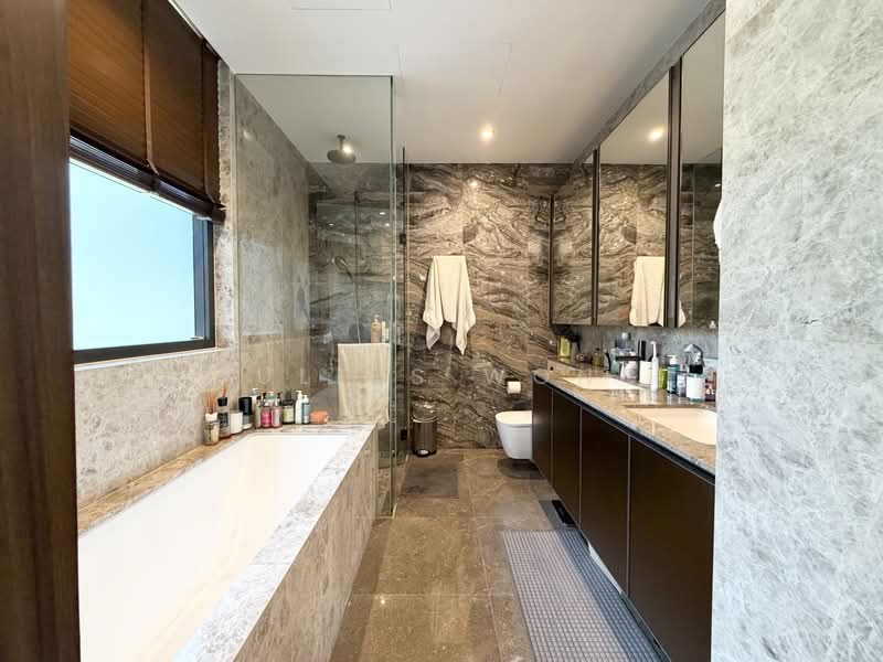 Leedon Green, 32 Leedon Heights, 4 Bedrooms, 1,496 sqft, Condominium For Sale, by Julius Wong, 500213068 - Bathroom - PropertyGuru.com.sg
