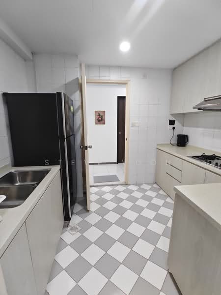 Emerald Park, 6 Indus Road, Room Rental, 200 sqft, Condominium For Rent, by Steve Voon, 500213090 - Kitchen - PropertyGuru.com.sg