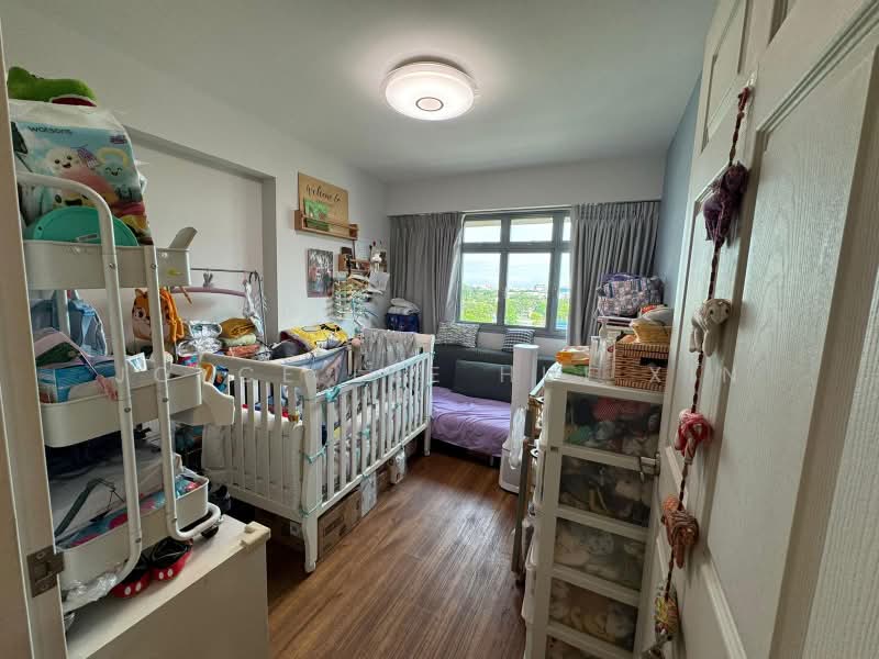 377B Hougang Street 32, 377B Hougang Street 32, 3 Bedrooms, 1,012 sqft, HDB Flat For Sale, by Joyce Lye Hui Xin, 500213097 - Bedroom - PropertyGuru.com.sg