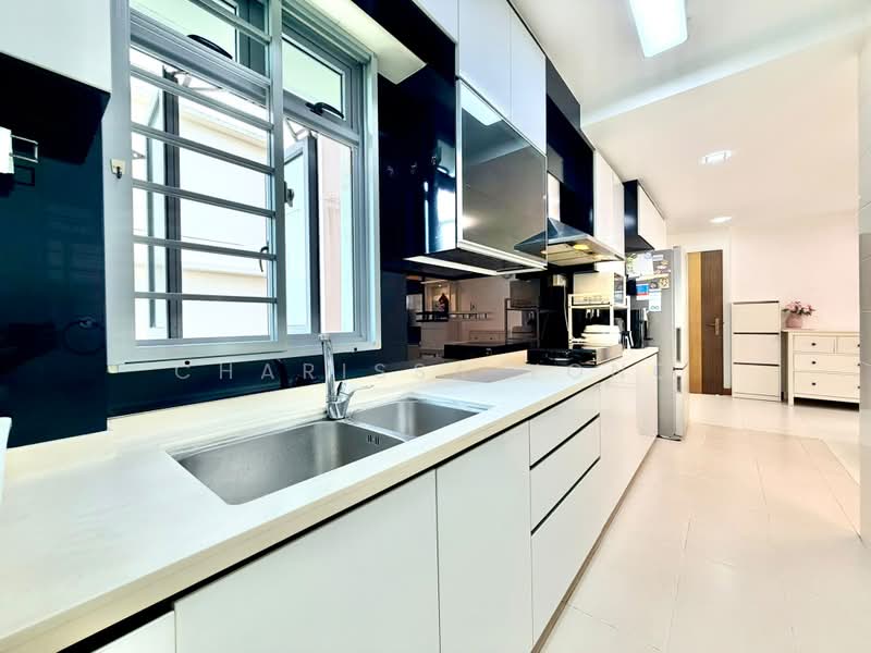 271D Punggol Walk, 271D Punggol Walk, 3 Bedrooms, 990 sqft, HDB Flat For Sale, by Charissa Yong, 500213098 - Kitchen - PropertyGuru.com.sg
