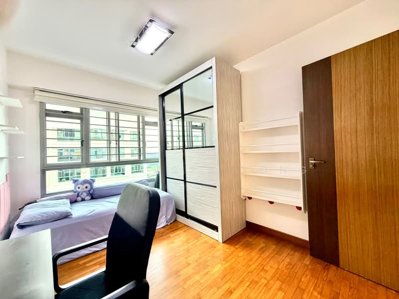 271D Punggol Walk, 271D Punggol Walk, 3 Bedrooms, 990 sqft, HDB Flat For Sale, by Charissa Yong, 500213098 - Bedroom - PropertyGuru.com.sg
