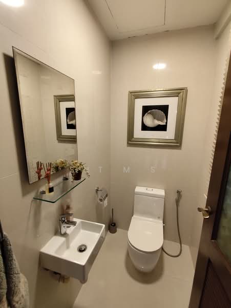 Fanta Garden, Begonia Drive, 4 Bedrooms, 2,894 sqft, Corner Terrace For Sale, by Sut M S, 500213117 - Bathroom - PropertyGuru.com.sg