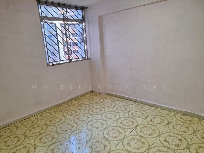 75 Bedok North Road, 75 Bedok North Road, 2 Bedrooms, 635 sqft, HDB Flat For Sale, by MM Benjamin Sng, 500213119 - Master Bedroom - PropertyGuru.com.sg
