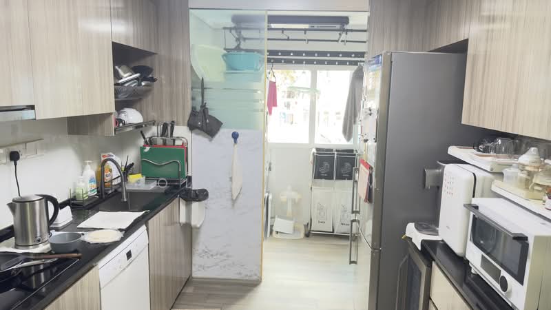 52 Kent Road, 52 Kent Road, 3 Bedrooms, 980 sqft, HDB Flat For Sale, by Olivia Lim, 500213123 - Kitchen - PropertyGuru.com.sg