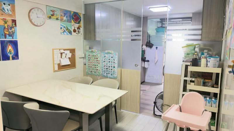 52 Kent Road, 52 Kent Road, Farrer Park / Serangoon Rd, 3 Bedrooms, 980 sqft, HDB Flat For Sale, by Olivia Lim, 500213123 - Dining Room - PropertyGuru.com.sg
