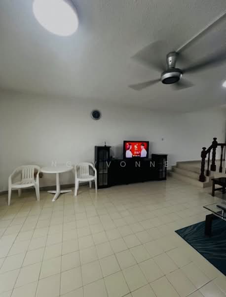 Ivory Heights, 122 Jurong East Street 13, 3 Bedrooms, 1,668 sqft, Condominium For Sale, by Ng Yvonne, 500213128 - Living Room - PropertyGuru.com.sg