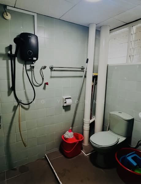 Ivory Heights, 122 Jurong East Street 13, 3 Bedrooms, 1,668 sqft, Condominium For Sale, by Ng Yvonne, 500213128 - Bathroom - PropertyGuru.com.sg