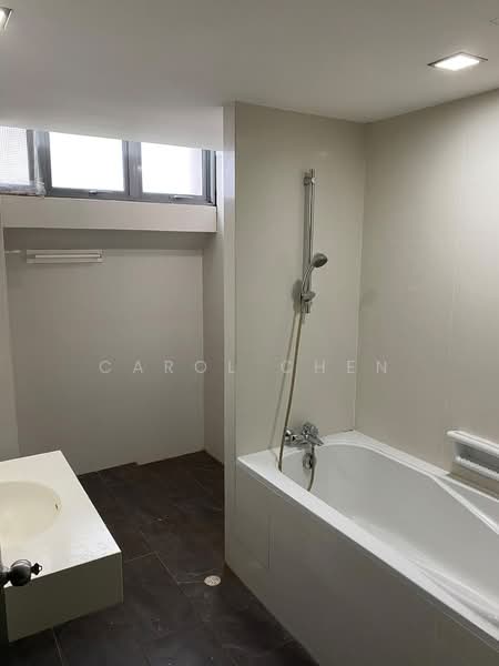 Emerald Hill Apartment, 140 Emerald Hill Road, 1 Bedroom, 600 sqft, Apartment For Rent, by Carol Chen, 500213134 - Bathroom - PropertyGuru.com.sg