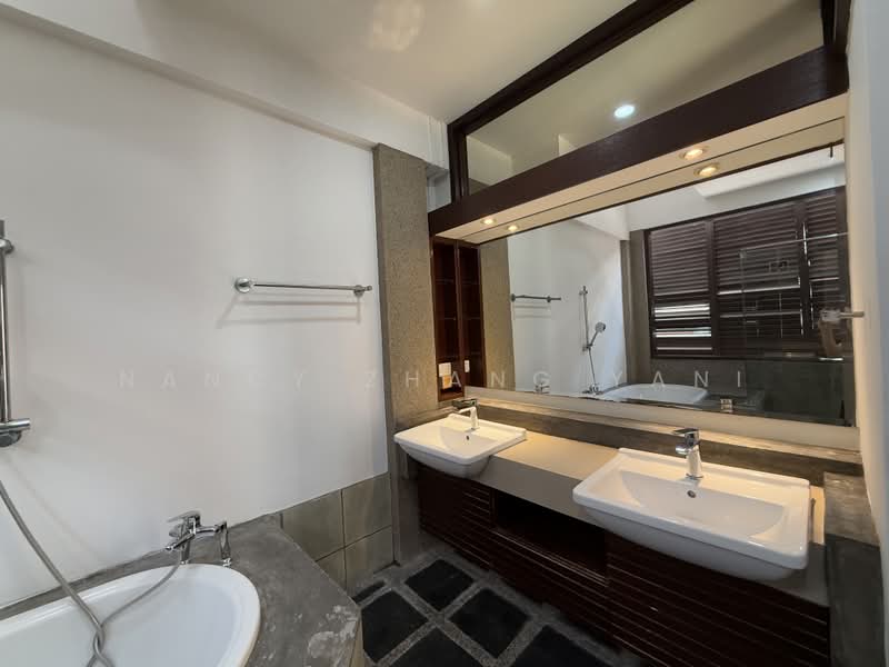 Clover Avenue, , 6 Bedrooms, 3,571 sqft, Semi-Detached House For Rent, by Nancy Zhang Yani, 500213136 - Master bathroom - PropertyGuru.com.sg