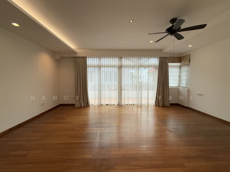 Clover Avenue, , 6 Bedrooms, 3,571 sqft, Semi-Detached House For Rent, by Nancy Zhang Yani, 500213136 - Master room - PropertyGuru.com.sg