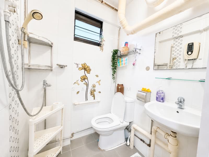 236 Yishun Ring Road, 236 Yishun Ring Road, 3 Bedrooms, 1,033 sqft, HDB Flat For Sale, by Sam Lim, 500213137 - Bathroom - PropertyGuru.com.sg