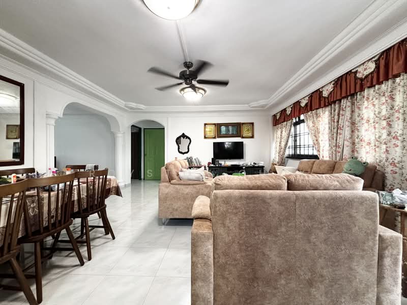922 Hougang Street 91, 922 Hougang Street 91, 3 Bedrooms, 1,291 sqft, HDB Flat For Sale, by Royston Choy, 500213139 - Living Room - PropertyGuru.com.sg