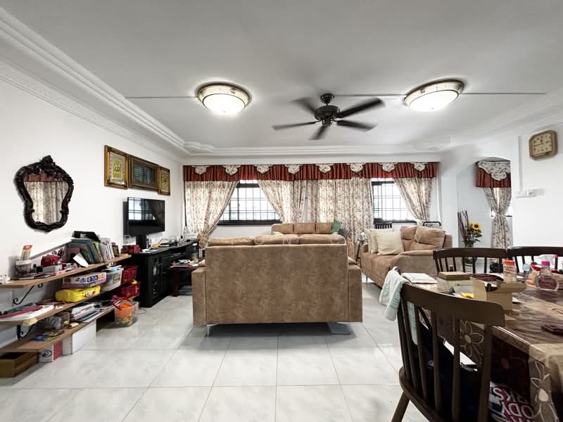 922 Hougang Street 91, 922 Hougang Street 91, 3 Bedrooms, 1,291 sqft, HDB Flat For Sale, by Royston Choy, 500213139 - Living Room - PropertyGuru.com.sg