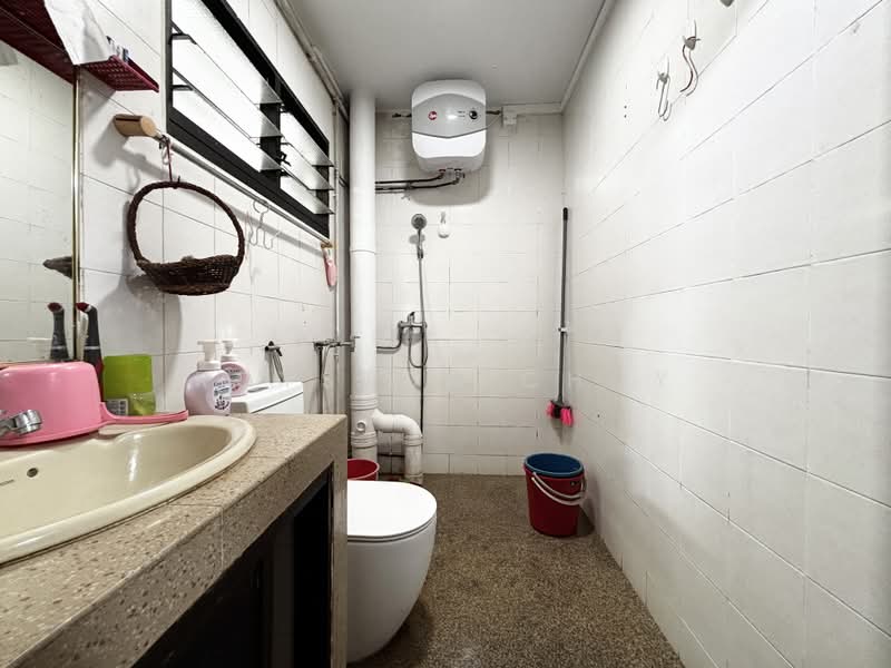 922 Hougang Street 91, 922 Hougang Street 91, 3 Bedrooms, 1,291 sqft, HDB Flat For Sale, by Royston Choy, 500213139 - Bathroom - PropertyGuru.com.sg
