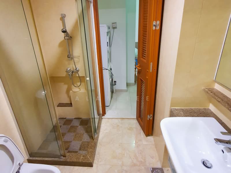 Cote D'Azur, 68 Marine Parade Road, 2 Bedrooms, 1,141 sqft, Condominium For Sale, by Alan Lee, 500213191 - Common Bathroom - PropertyGuru.com.sg