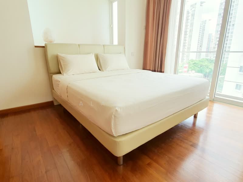 Cote D'Azur, 68 Marine Parade Road, 2 Bedrooms, 1,141 sqft, Condominium For Sale, by Alan Lee, 500213191 - Master Bedroom - PropertyGuru.com.sg