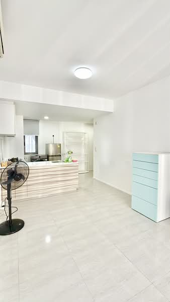 Parc Centros, 92 Punggol Central, 2 Bedrooms, 764 sqft, Condominium For Sale, by May Chong 張雲, 500213192 - Kitchen - PropertyGuru.com.sg