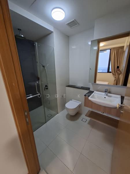 The Trilinq, 28B Jalan Lempeng, 1 Bedroom, 538 sqft, Condominium For Sale, by Rodge Kan, 500213194 - Bathroom - PropertyGuru.com.sg