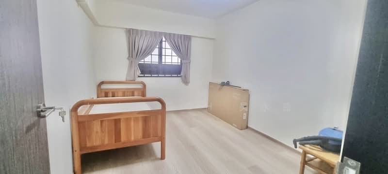 39 Bedok South Road, 39 Bedok South Road, 2 Bedrooms, 721 sqft, HDB Flat For Sale, by J.A. Goh 吴永益, 500213197 - Bedroom - PropertyGuru.com.sg