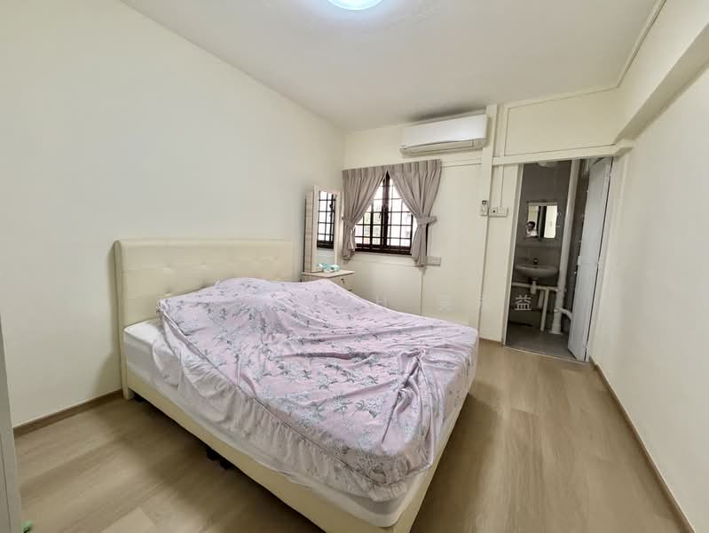 39 Bedok South Road, 39 Bedok South Road, Bedok / Upper East Coast, 2 Bedrooms, 721 sqft, HDB Flat For Sale, by J.A. Goh 吴永益, 500213197 - Bedroom - PropertyGuru.com.sg