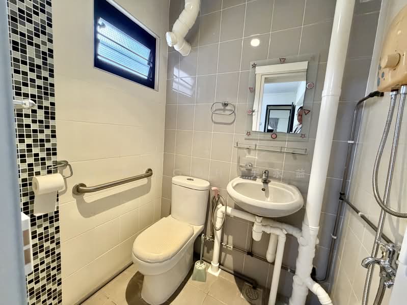39 Bedok South Road, 39 Bedok South Road, Bedok / Upper East Coast, 2 Bedrooms, 721 sqft, HDB Flat For Sale, by J.A. Goh 吴永益, 500213197 - Bathroom - PropertyGuru.com.sg