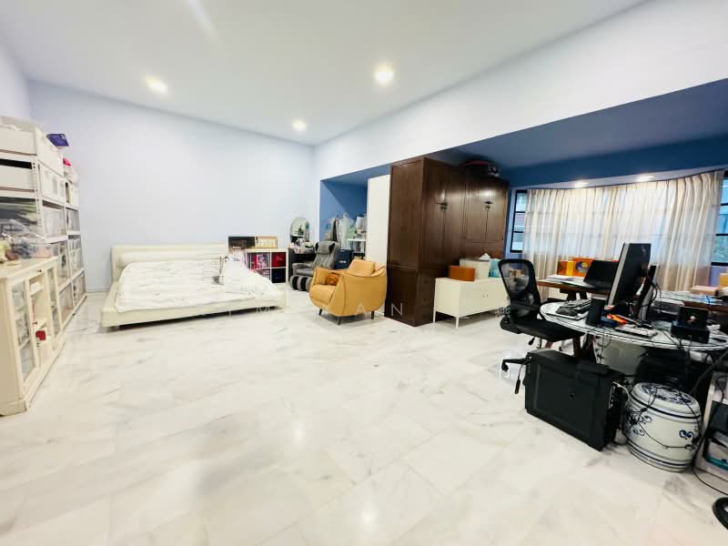 classical semi-d with big land, renovated with good move-in condition, Walk to beach of sea with fresh air & lush greenery! call 8130 3636, 4 Bedrooms, 4,500 sqft, Semi-Detached House For Sale, by Kim Yan 金燕, 500213199 - PropertyGuru.com.sg