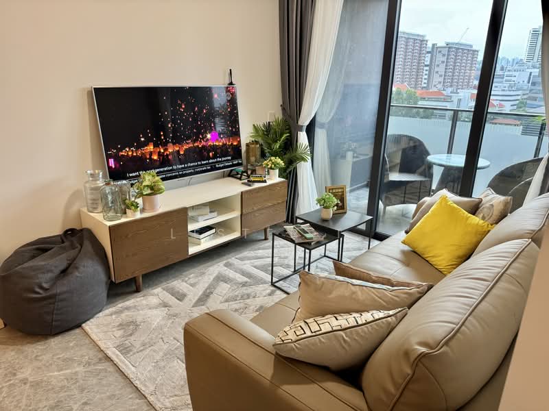 The M, 36 Middle Road, 2 Bedrooms, 667 sqft, Condominium For Sale, by Lester T., 500213209 - Living Room - PropertyGuru.com.sg