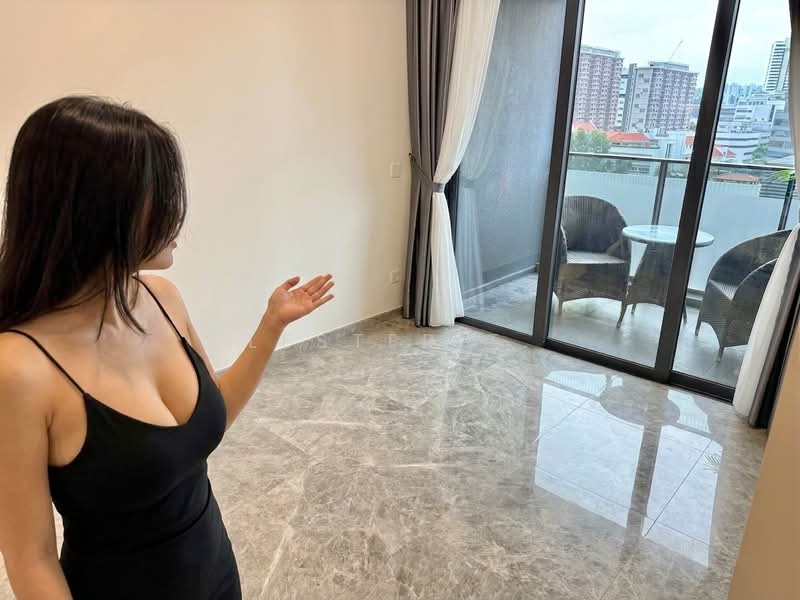 The M, 36 Middle Road, 2 Bedrooms, 667 sqft, Condominium For Sale, by Lester T., 500213209 - Balcony - PropertyGuru.com.sg