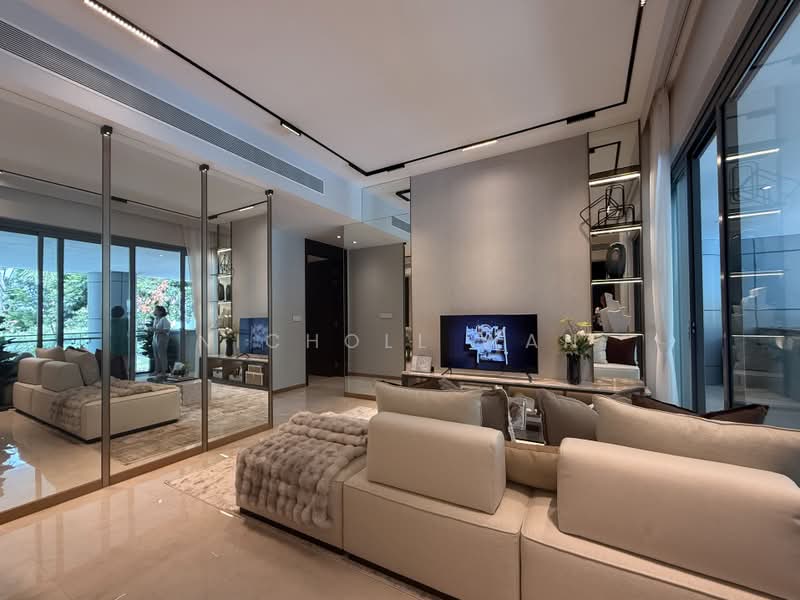 Concourse Skyline, 300 Beach Road, 3 Bedrooms, 1,668 sqft, Condominium For Sale, by Nicholl Wan, 500213210 - Living Room - PropertyGuru.com.sg