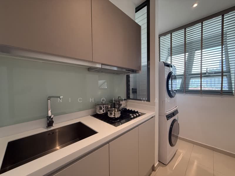 Concourse Skyline, 300 Beach Road, 3 Bedrooms, 1,668 sqft, Condominium For Sale, by Nicholl Wan, 500213210 - Kitchen - PropertyGuru.com.sg