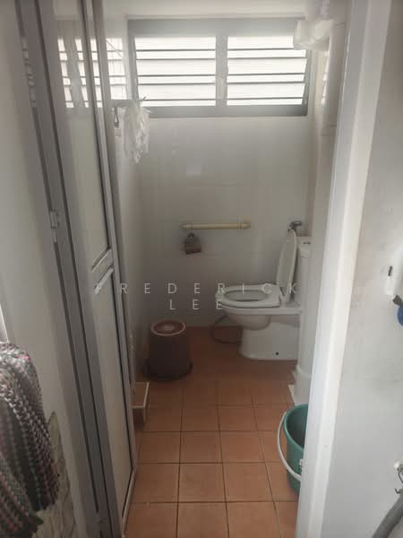 119 Hougang Avenue 1, 119 Hougang Avenue 1, Room Rental, 120 sqft, HDB Flat For Rent, by Frederick Lee, 500213216 - Bathroom - PropertyGuru.com.sg