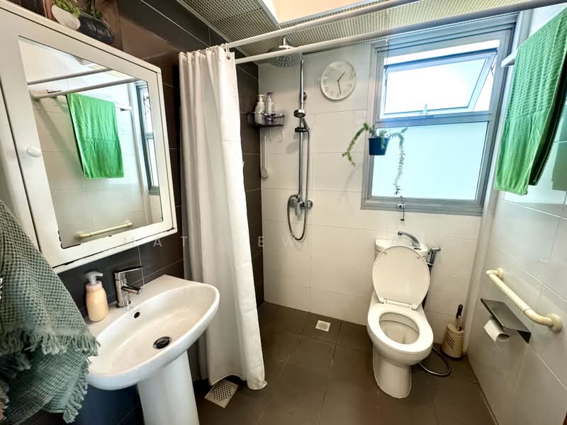 355A Anchorvale Lane, 355A Anchorvale Lane, 1 Bedroom, 409 sqft, HDB Flat For Sale, by Matthew Chan, 500213224 - Good size Bathroom - PropertyGuru.com.sg