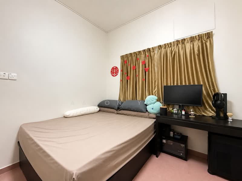 C.H.E.A.P 2 Storey Corner Terrace for Sale D23, Hillview Garden Estate, 4 Bedrooms, 1,600 sqft, Corner Terrace For Sale, by Aaron Yeo, 500213236 - Bedroom - PropertyGuru.com.sg