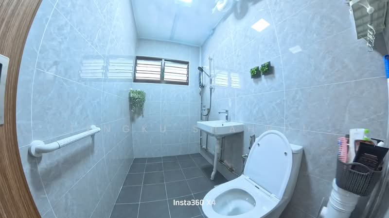 704 Woodlands Drive 40, 704 Woodlands Drive 40, 3 Bedrooms, 1,065 sqft, HDB Flat For Sale, by TENGKU SHAHRUL, 500213238 - Bathroom - PropertyGuru.com.sg