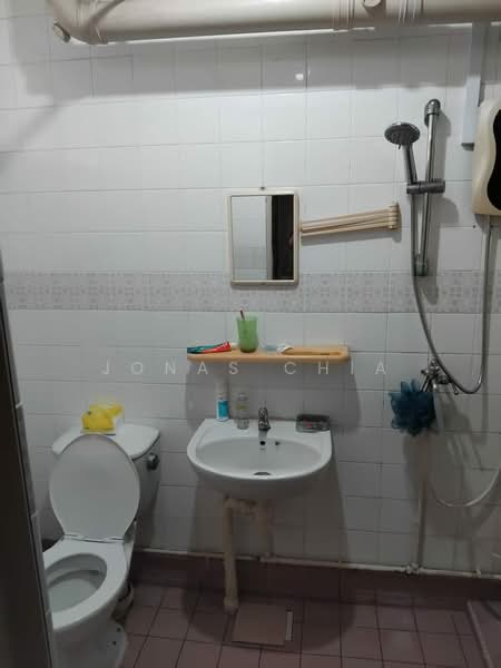 738 Jurong West Street 75, 738 Jurong West Street 75, Room Rental, 100 sqft, HDB Flat For Rent, by Jonas Chia, 500213243 - Bathroom - PropertyGuru.com.sg