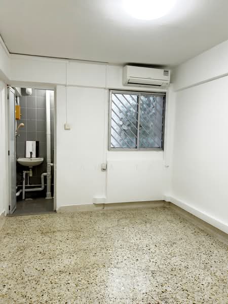 108 Ang Mo Kio Avenue 4, 108 Ang Mo Kio Avenue 4, 2 Bedrooms, 721 sqft, HDB Flat For Sale, by Diana Tan, 500213245 - Master room with Bathroom - PropertyGuru.com.sg