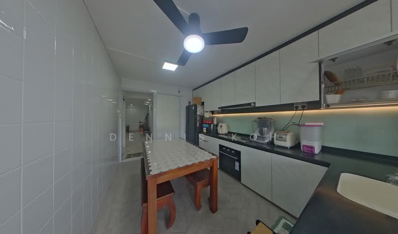 547 Ang Mo Kio Avenue 10, 547 Ang Mo Kio Avenue 10, 3 Bedrooms, 990 sqft, HDB Flat For Sale, by Dennis Koh, 500213248 - Kitchen - PropertyGuru.com.sg