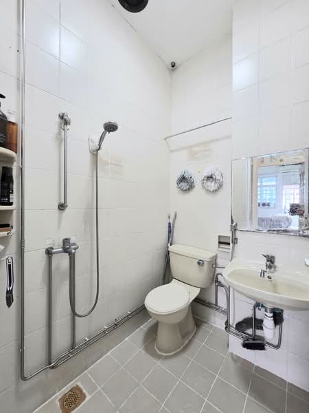 The Windsor, 3A Ontario Avenue, 3 Bedrooms, 1,399 sqft, Condominium For Sale, by Cynthia Chan, 500213264 - Bathroom - PropertyGuru.com.sg