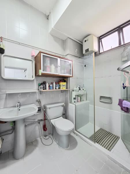 The Windsor, 3A Ontario Avenue, 3 Bedrooms, 1,399 sqft, Condominium For Sale, by Cynthia Chan, 500213264 - Bathroom - PropertyGuru.com.sg